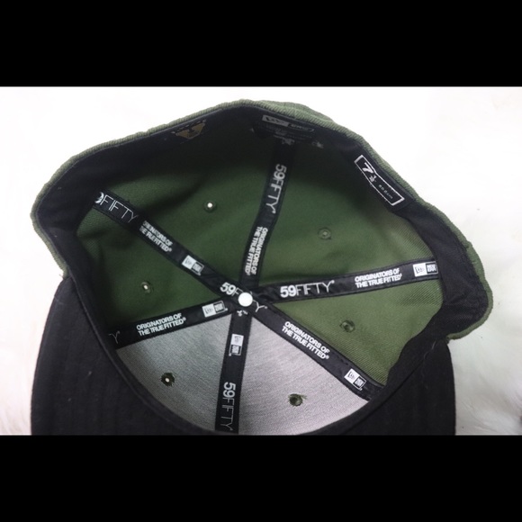 *SOLD*Vintage New Era Toronto Maple Leafs Cap ๐ - Picture 6 of 6